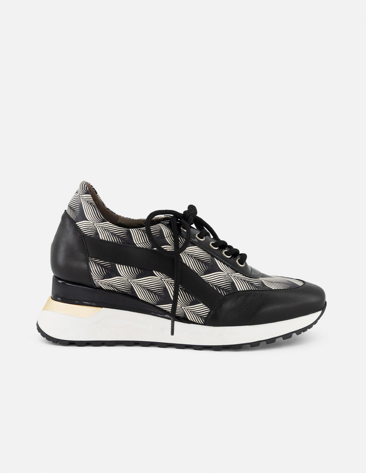 Tenis bicolor con detalles geométricos para mujer