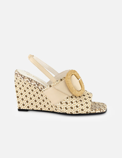 Sandalias beige piel para mujer con maxi hebilla