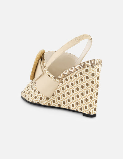 Sandalias beige piel para mujer con maxi hebilla