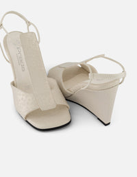 Sandalias blanco piel grabada para mujer con acabado troquelado