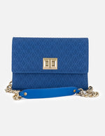 Satchel azul en piel grabada con diseño geométrico para mujer