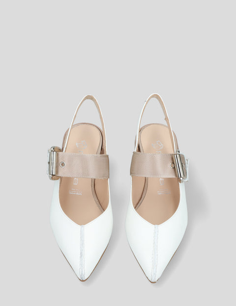 Zapatilla destalonada con maxi hebilla color blanco