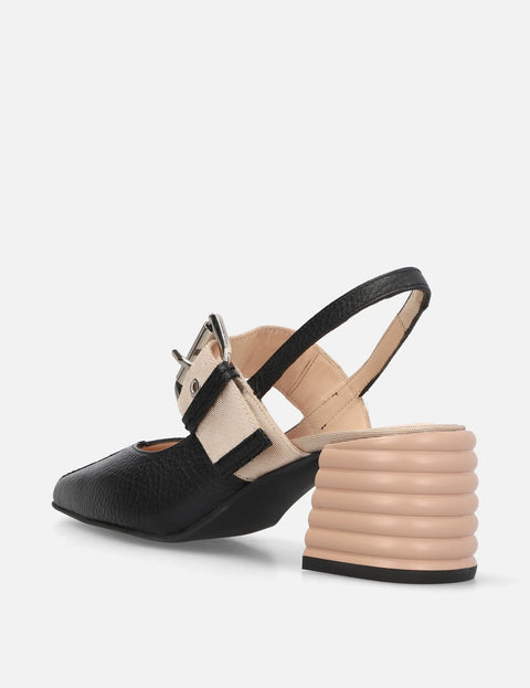 Zapatilla destalonada con maxi hebilla color negro