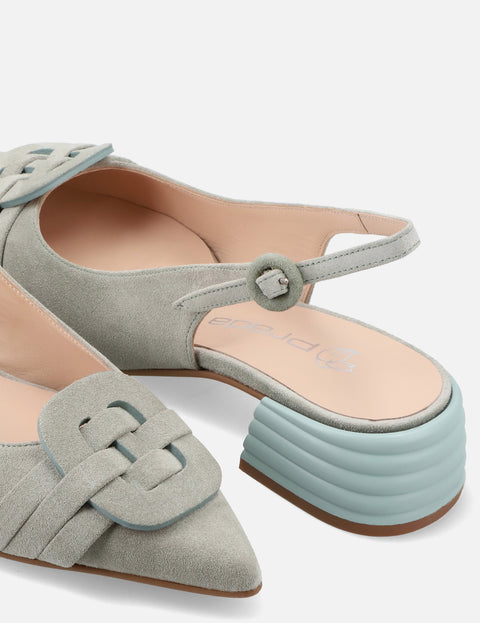 Zapatilla destalonada con maxi hebilla en  piel color menta