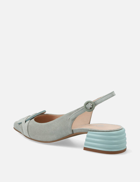 Zapatilla destalonada con maxi hebilla en  piel color menta