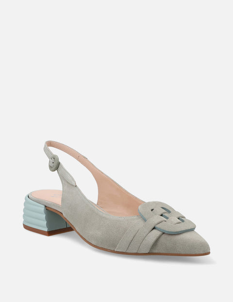Zapatilla destalonada con maxi hebilla en  piel color menta