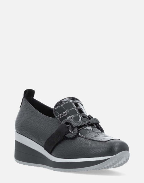 Mocasín con piel grabada tipo coco para mujer