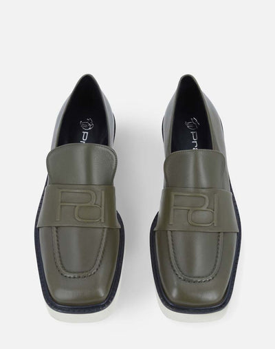 Mocasín en piel color verde para mujer