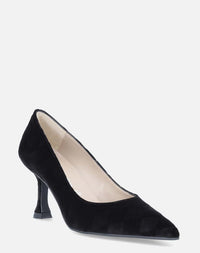 Zapatilla de terciopelo con detalle de rombos en color negro con punta aguda para mujer