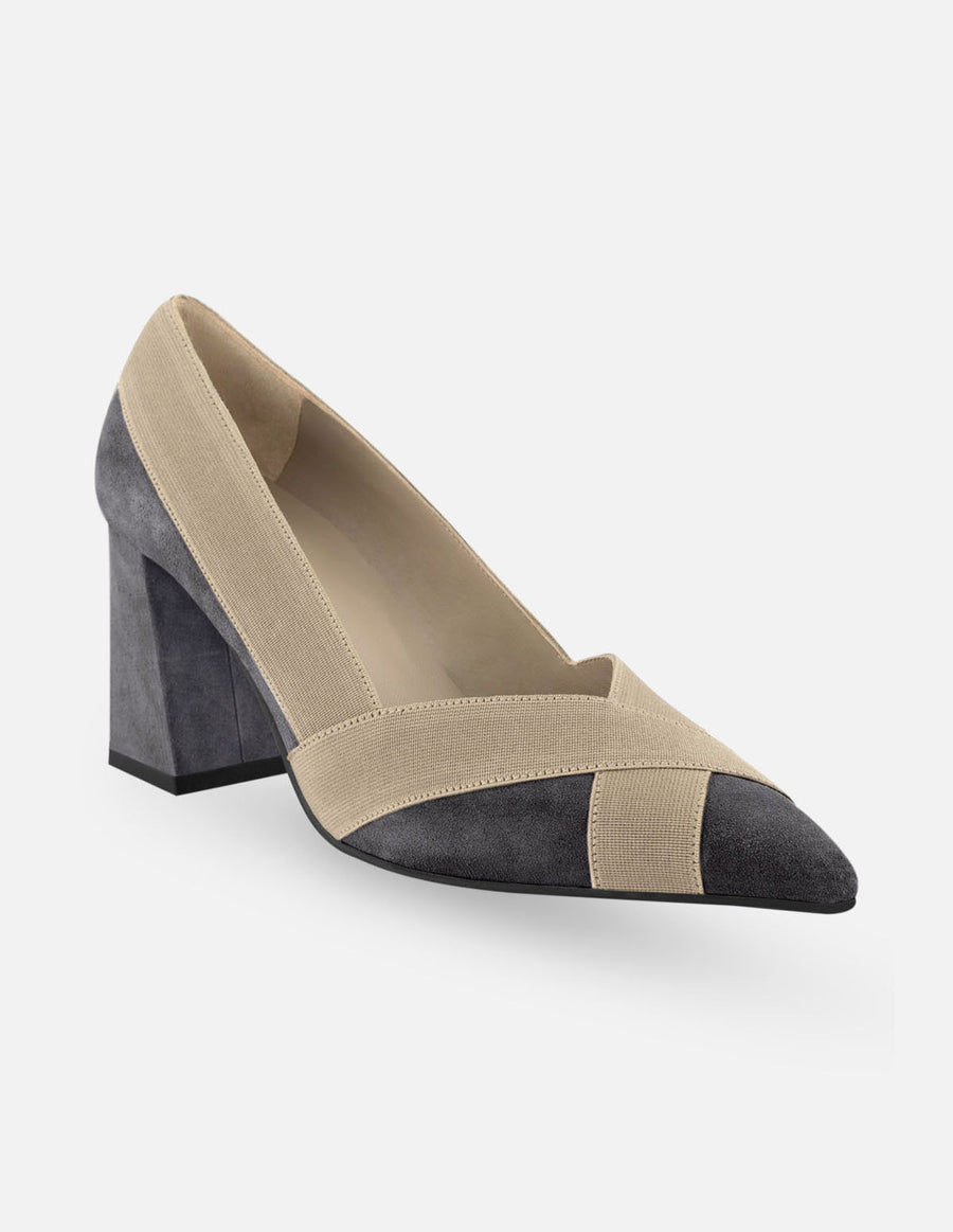 Zapatilla de tacón ancho tipo salón de piel ante con adorno textil cruzado en punta color gris para mujer