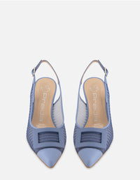 Zapatilla destalonada de rejilla en color azul para mujer