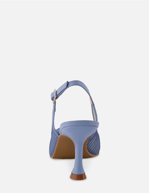 Zapatilla destalonada de rejilla en color azul para mujer