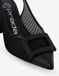 Zapatilla destalonada de rejilla en negro para mujer