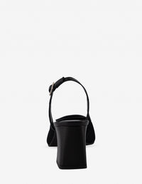 Zapatilla destalonada de rejilla en negro para mujer