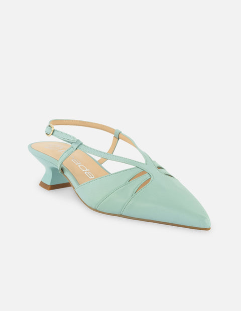 Zapatilla destalonada de piel color azul para mujer