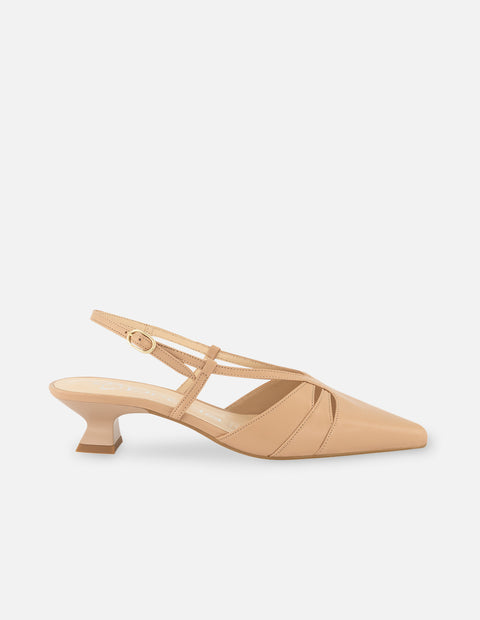 Zapatilla destalonada de piel color cuero para mujer