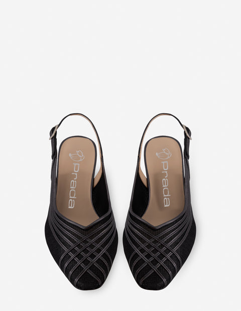 Zapatilla destalonada de rejilla en color negro para mujer