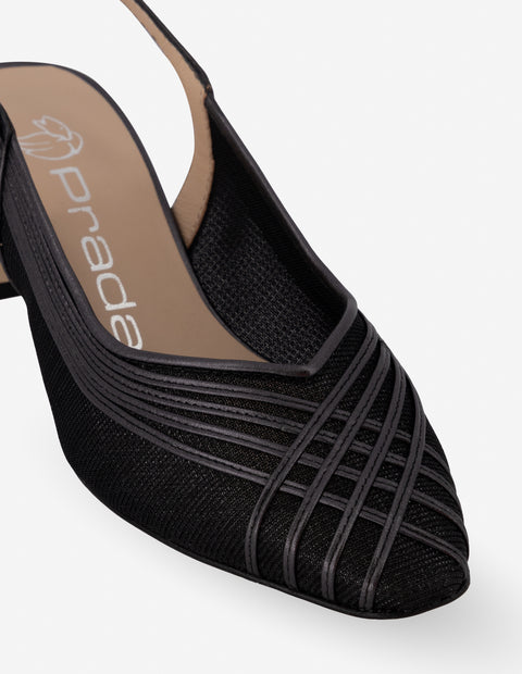 Zapatilla destalonada de rejilla en color negro para mujer