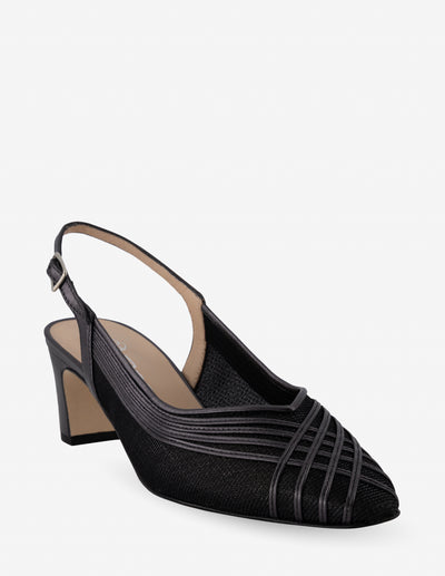 Zapatilla destalonada de rejilla en color negro para mujer