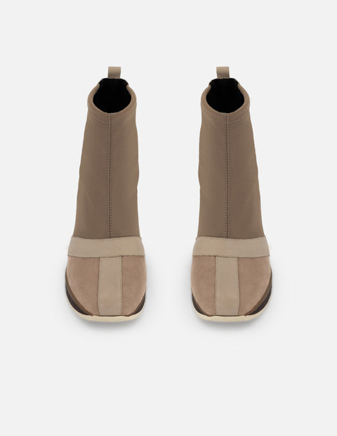 Botines color beige lycra para mujer con detalle color dorado