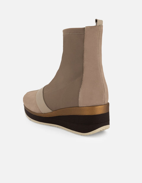 Botines color beige lycra para mujer con detalle color dorado
