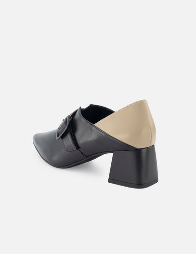 Mocasín de piel para mujer color negro con detalle en color topo