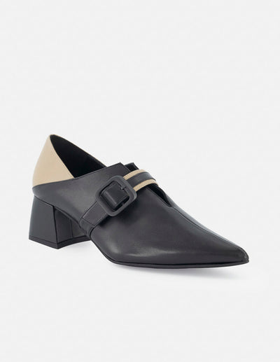 Mocasín de piel para mujer color negro con detalle en color topo