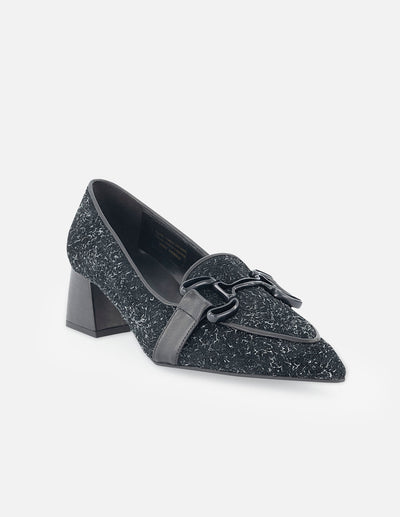 Mocasín de pelo color negro para mujer con detalle en color negro