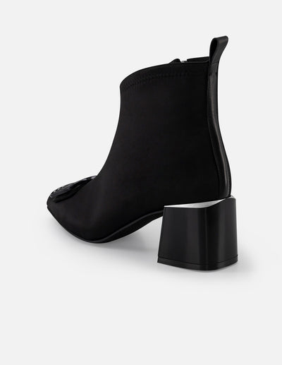 Botines color negro textil para mujer con adorno cuadrado