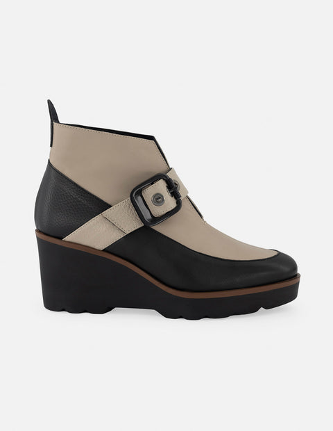 Botín de piel para mujer color negro con contraste en blanco