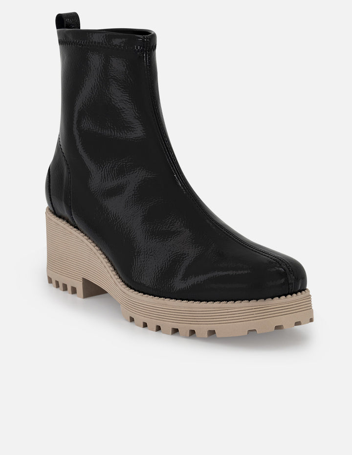 Botines color negro charol para mujer con acabado papiro negro