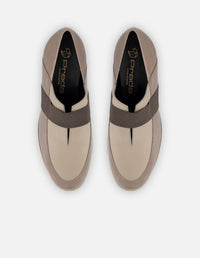 Mocasín beige para mujer con mezcla de piel metalizada y charol