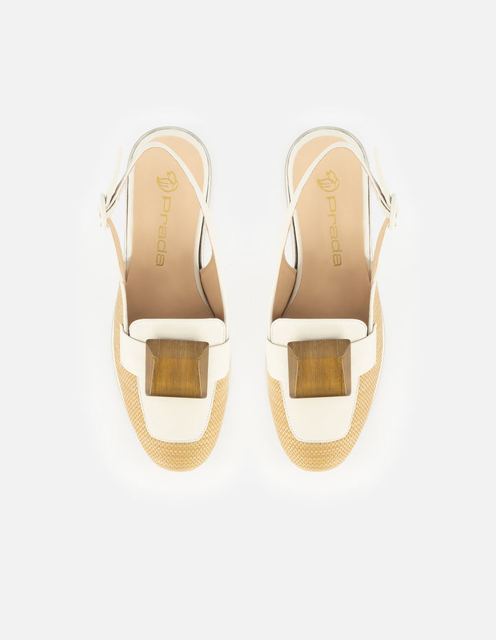 Mocasín destalonada de piel napa para mujer color arena con detalles en rafia