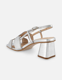 Sandalia en color plata para mujer