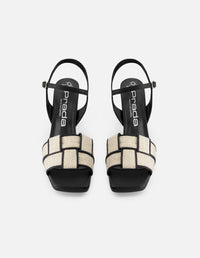 Sandalia de piel para mujer bicolor con detalles de rafia en contraste