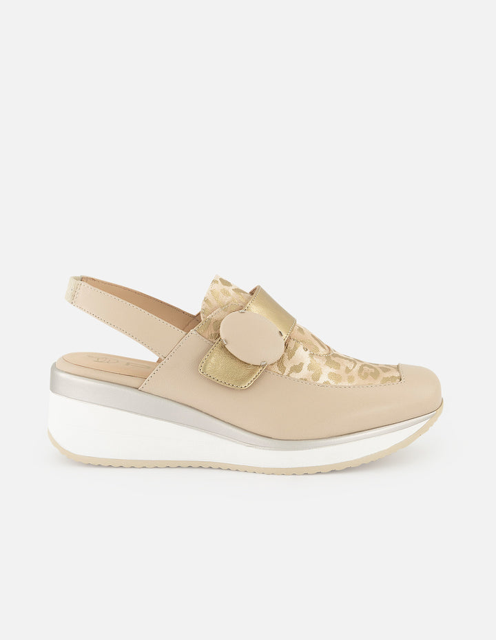 Mocasines de piel metalizada color dorado para mujer con diseño animal print