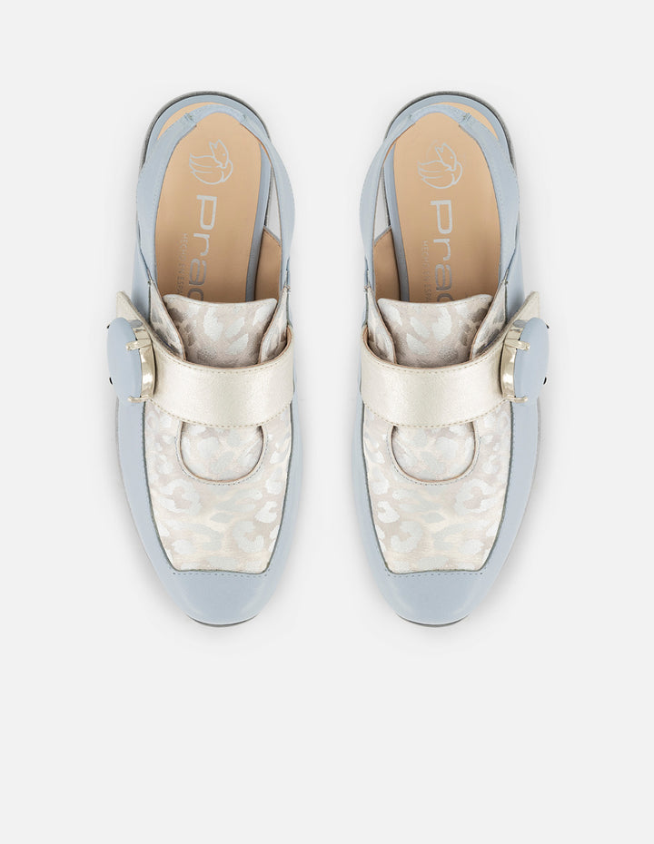 Mocasines de piel metalizada color plata para mujer con diseño animal print