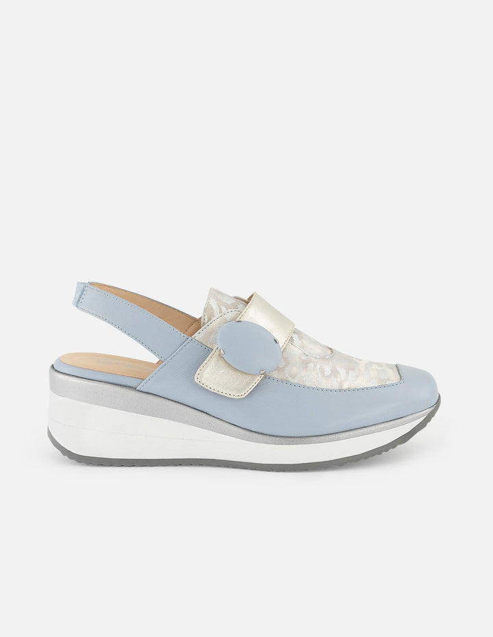 Mocasines de piel metalizada color plata para mujer con diseño animal print