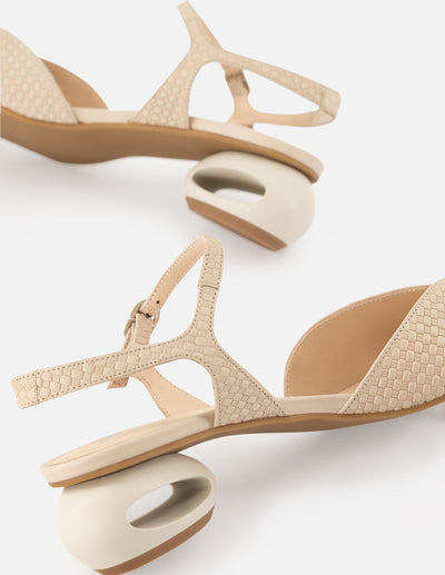 Zapatillas de piel para mujer color hueso con grabado tipo canasta