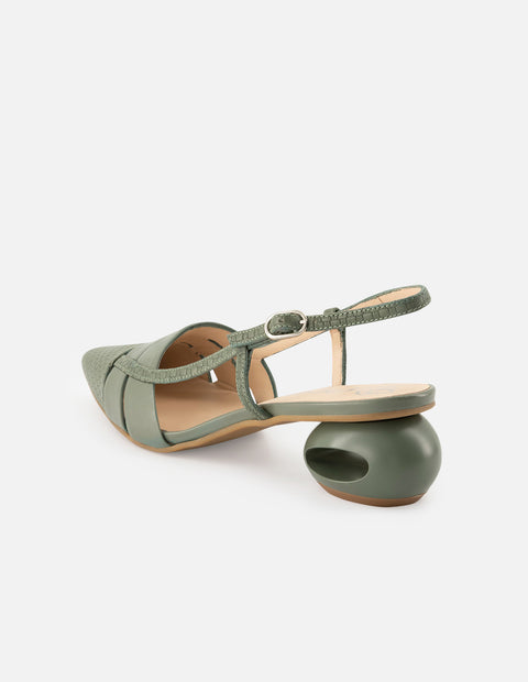 Zapatillas de piel para mujer color olivo con grabado tipo canasta