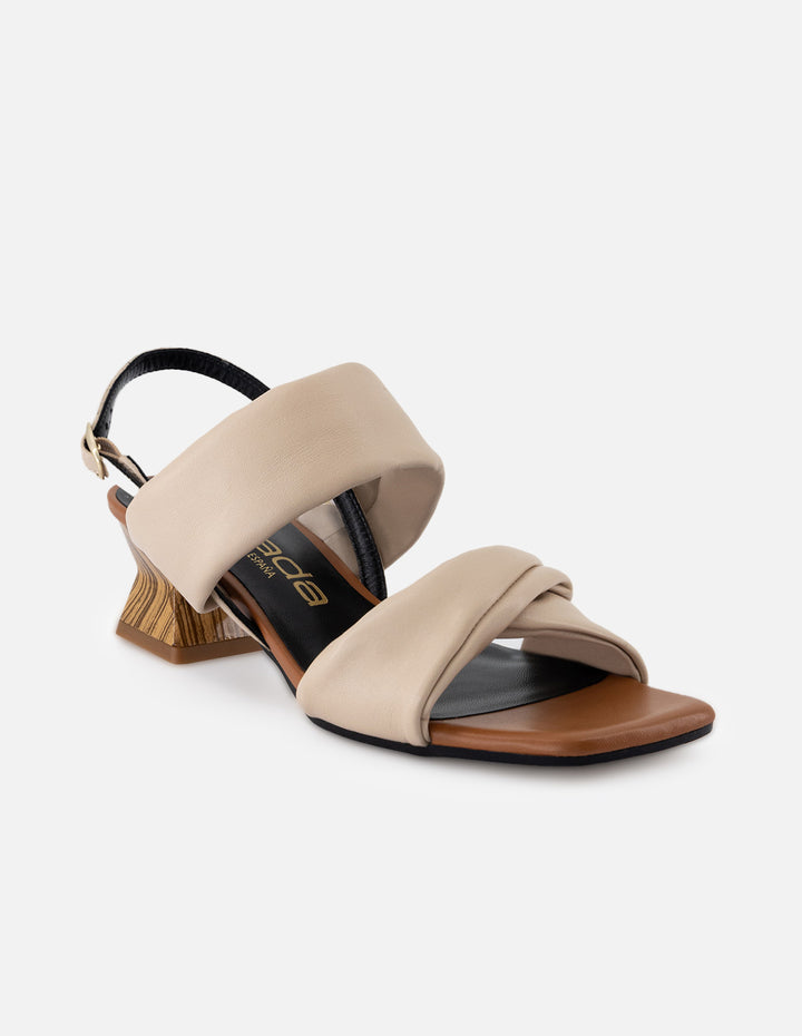Sandalia de piel para mujer color hueso con detalles de moños