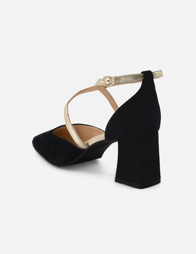 Zapatilla negro ante para mujer con pulsera cruzada color dorado