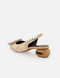 Zapatilla beige textil para mujer con tacón geométrico