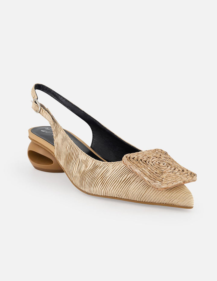 Zapatilla beige textil para mujer con tacón geométrico