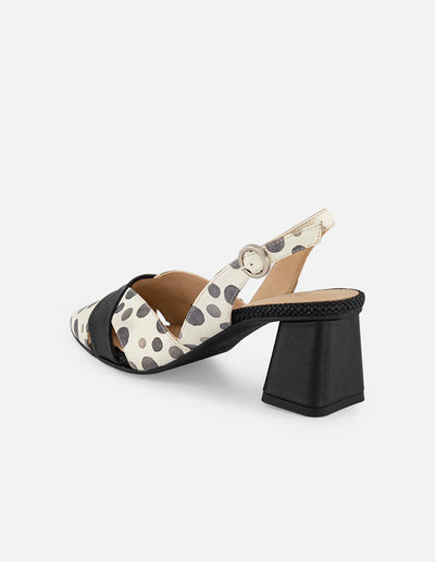 Zapatilla negro piel para mujer con detalles tipo acuarela