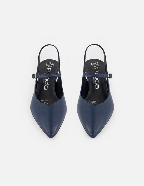 Mercedes azul en piel para mujer con textura tipo cesta y hebilla plateada