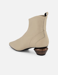 Botín blanco lycra de mujer con tacón fantasía