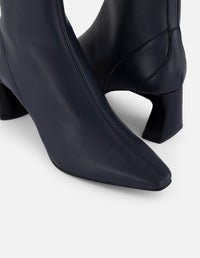 Botines azul lycra piel de mujer con tacón negro cuadrado