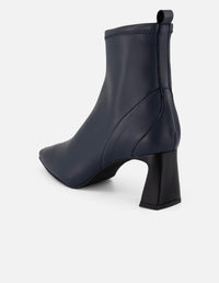 Botines azul lycra piel de mujer con tacón negro cuadrado