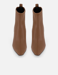 Botines color cuero lycra piel de mujer con tacón negro cuadrado